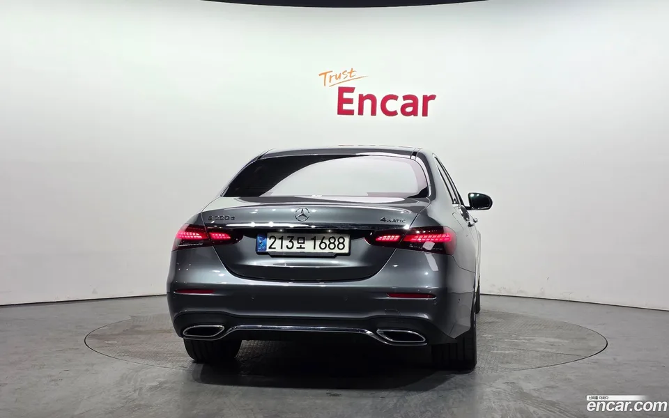 Mercedes-Benz E-Class E220d 4MATIC AMG Line 2022 — миниатюра 4