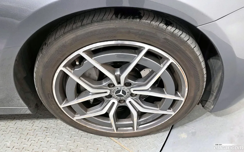 Mercedes-Benz E-Class E220d 4MATIC AMG Line 2022 — миниатюра 5