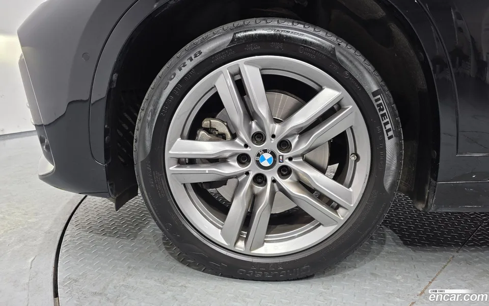 BMW X1 xDrive 20i M 2022 — миниатюра 5