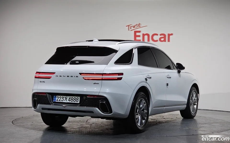 Genesis GV70 2.5T AWD 2024 — миниатюра 2