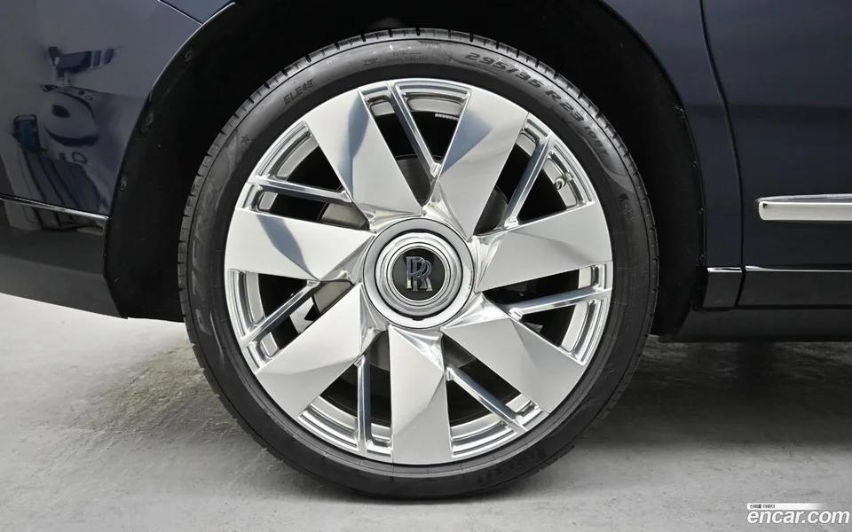 Rolls-Royce Cullinan 6.7 V12 2025 — миниатюра 5