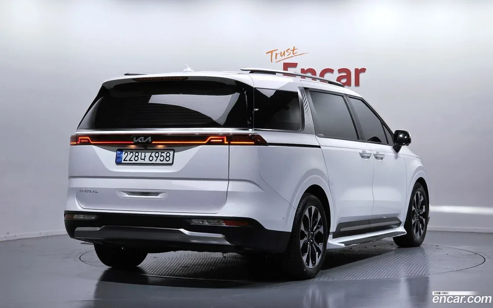 Kia Carnival 9 2022 — миниатюра 2