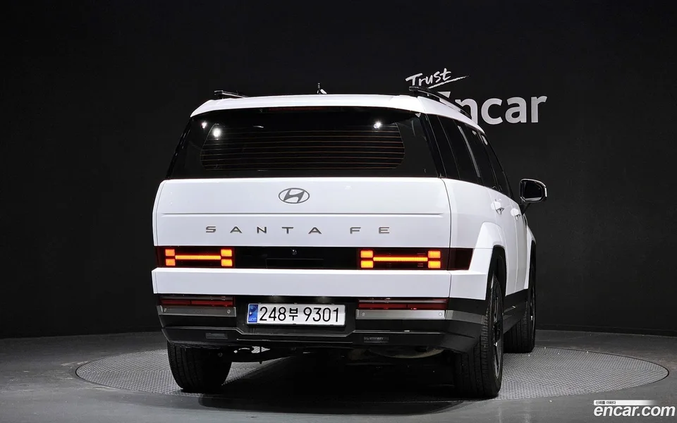 Hyundai SantaFe HEV 1.6 2WD 2023 — миниатюра 4