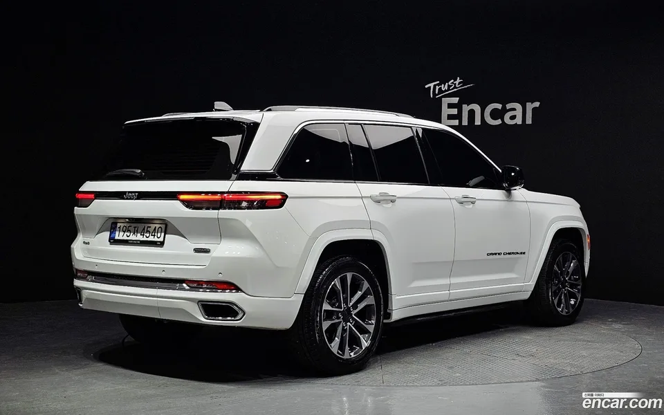 Jeep Grand Cherokee 3.6 2023 — миниатюра 2
