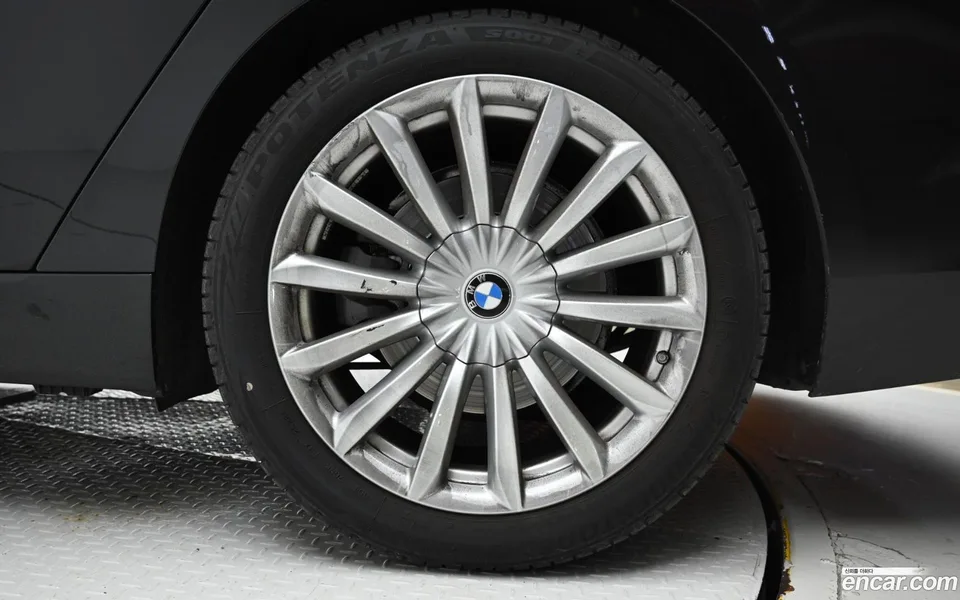 BMW 6 Series GT 630i xDrive 2023 — миниатюра 5