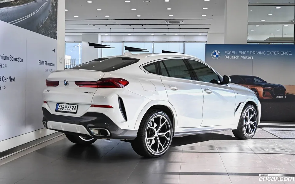 BMW X6 xDrive40i M 2023 — миниатюра 2
