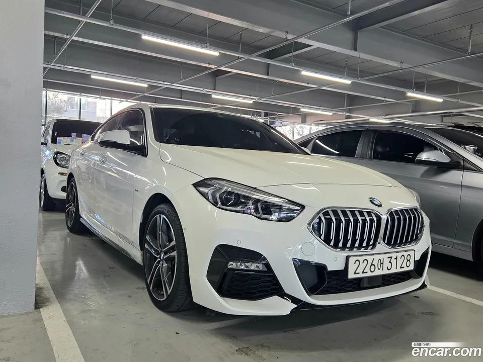 BMW 2 Series Gran Coupe 220i M 2024 — миниатюра 2