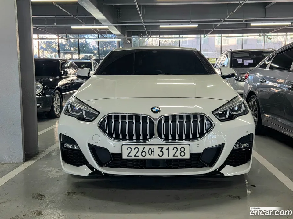 BMW 2 Series Gran Coupe 220i M 2024 — фото 1, купить с доставкой в Москву