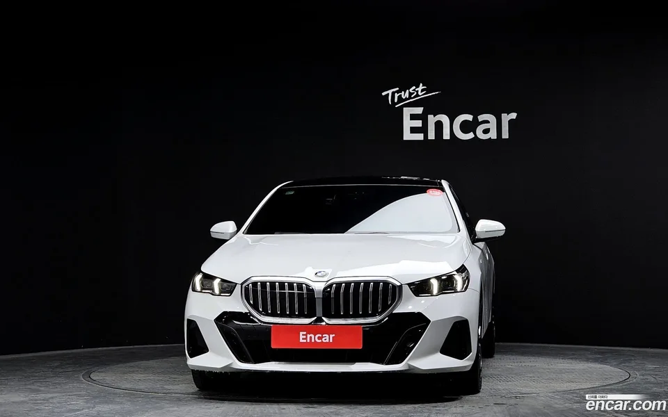 BMW 5 Series 520i M 2025 — миниатюра 3
