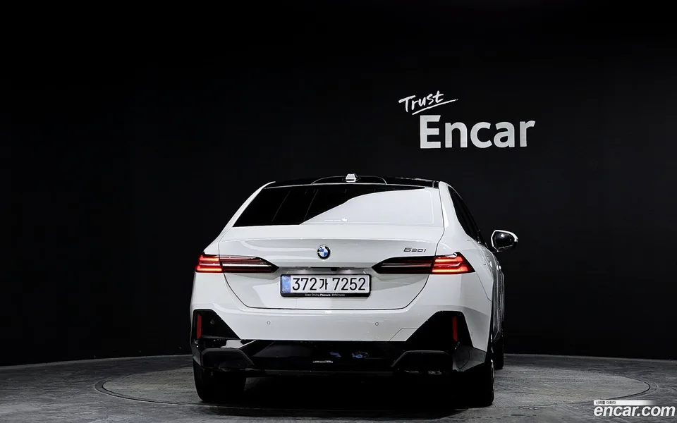 BMW 5 Series 520i M 2025 — миниатюра 4