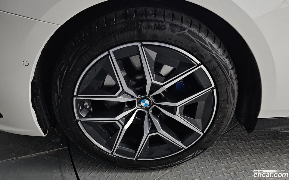 BMW 5 Series 520i M 2025 — миниатюра 5