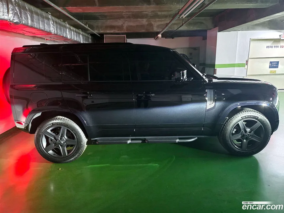 Land Rover Defender 110 P300 X- SE 2025 — миниатюра 3