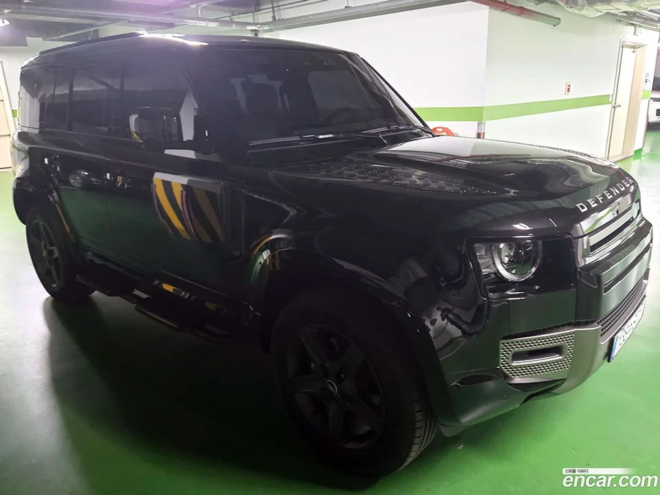 Land Rover Defender 110 P300 X- SE 2025 — миниатюра 4