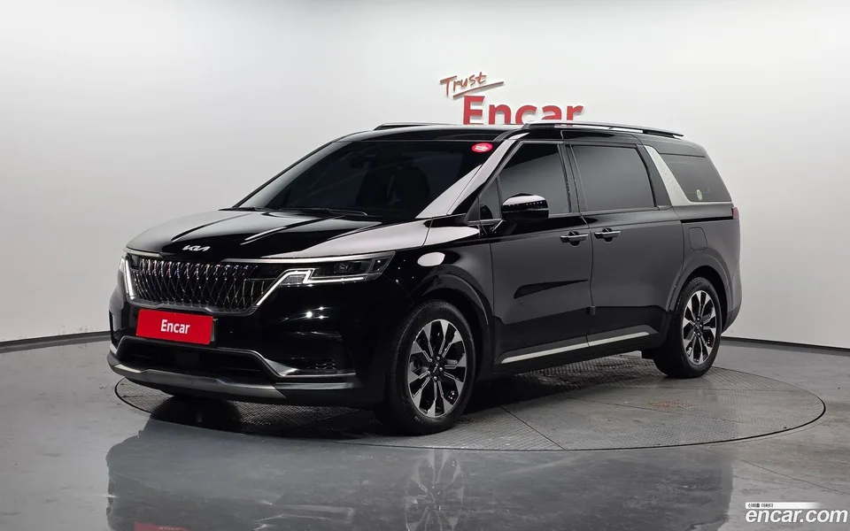 Kia Carnival 7 2023 — фото 1, купить с доставкой в Москву