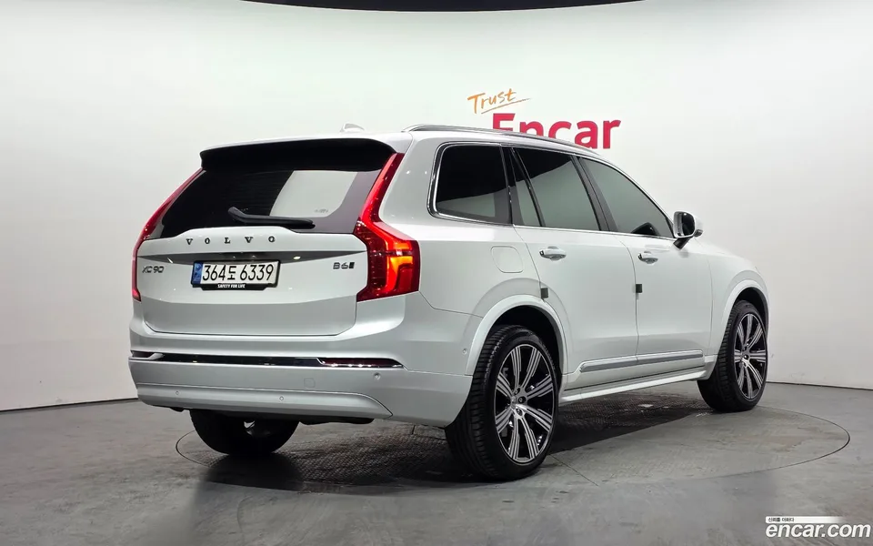 Volvo XC90 B6 2022 — миниатюра 2