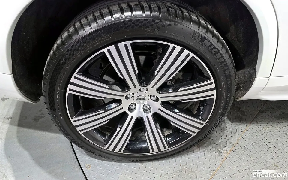 Volvo XC90 B6 2022 — миниатюра 5