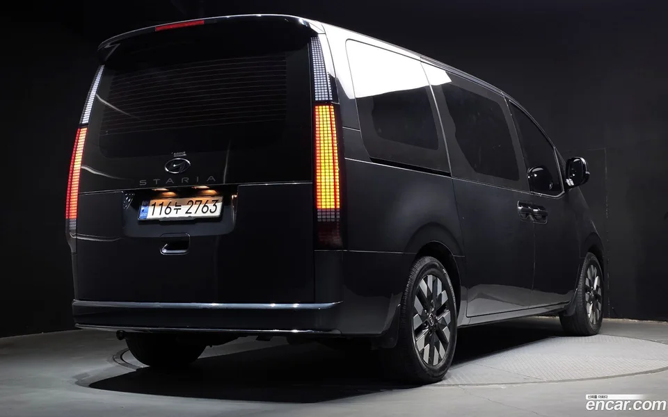 Hyundai Staria 9 2022 — миниатюра 2