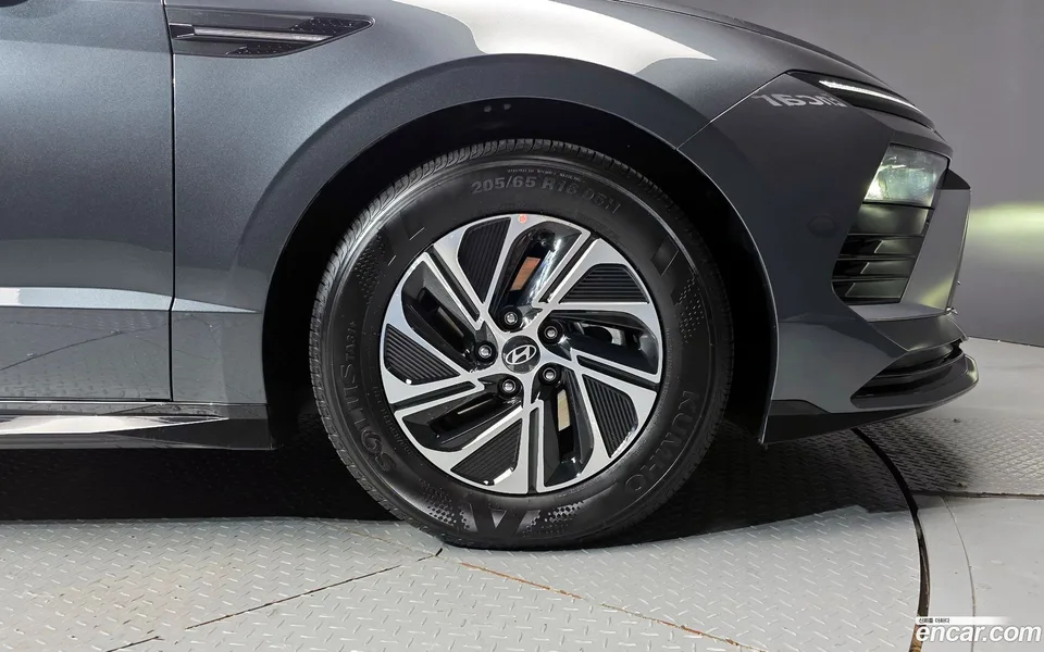 Hyundai Sonata The Edge Hybrid 2025 — миниатюра 5