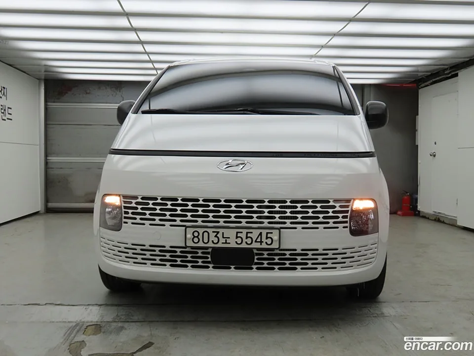 Hyundai Staria 5 2022 — миниатюра 2