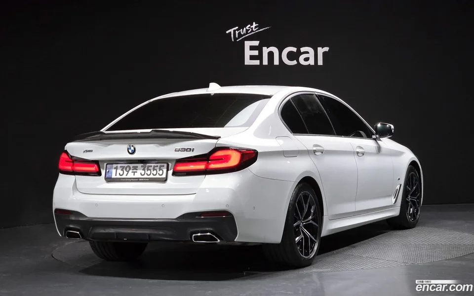 BMW 5 Series 530i M 2022 — миниатюра 2