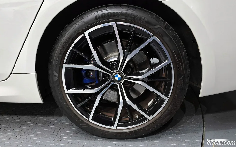 BMW 5 Series 530i M 2022 — миниатюра 5