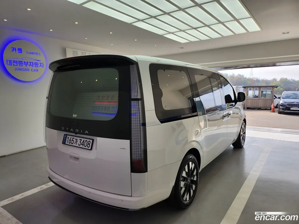 Hyundai Staria 4WD 9 2025 — миниатюра 2