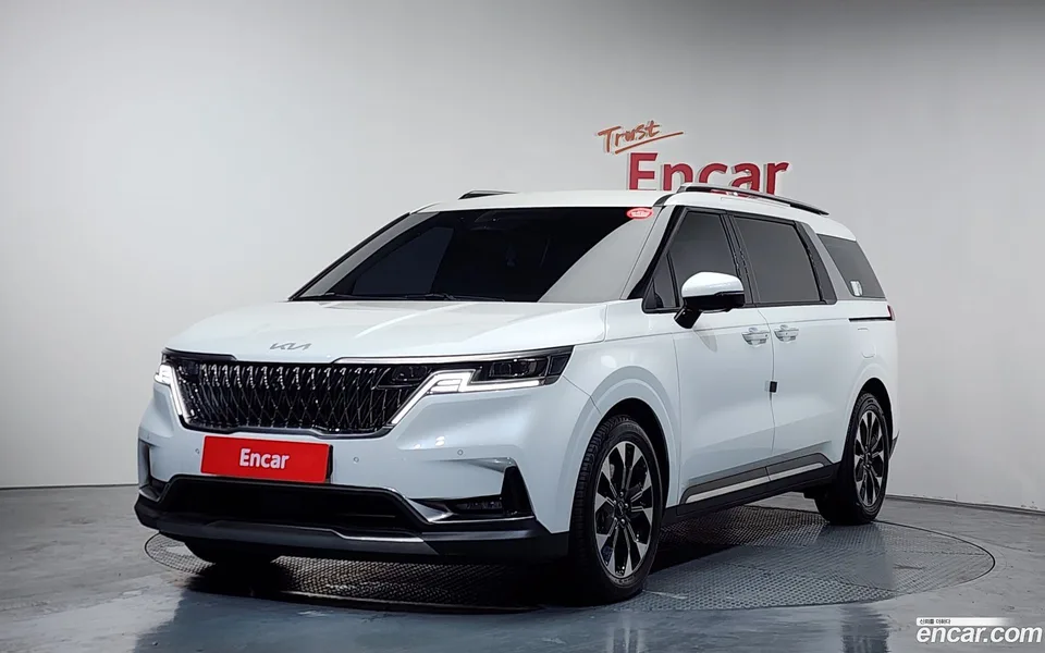 Kia Carnival 9 2023 — фото 1, купить с доставкой в Москву