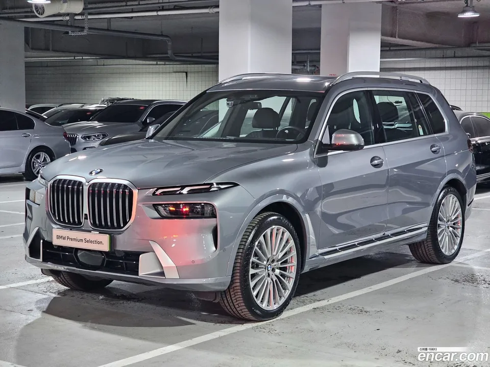 BMW X7 xDrive 40i 6 2025 — фото 1, купить с доставкой в Москву