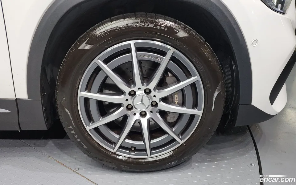 Mercedes-Benz GLA-Class GLA45 AMG 4MATIC+ 2022 — миниатюра 5