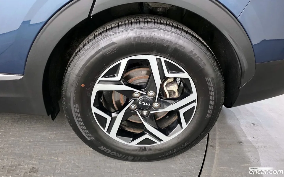 Kia Sportage 1.6 2WD 2023 — миниатюра 5