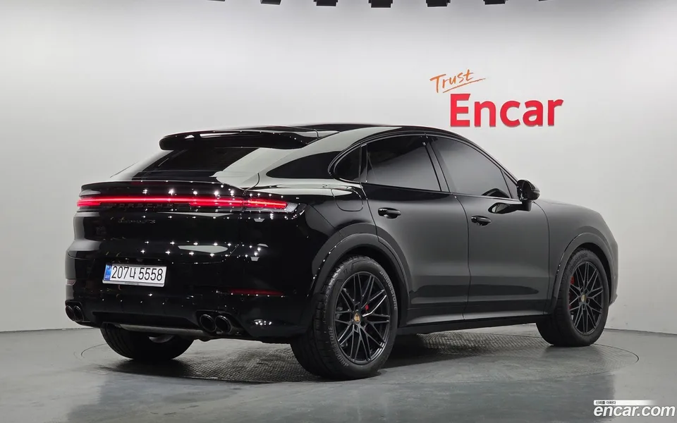 Porsche Cayenne 4.0 GTS 2025 — миниатюра 2