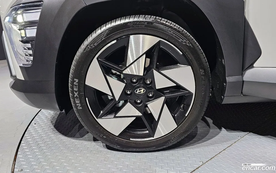 Hyundai Kona 1.6 2WD 2023 — миниатюра 5
