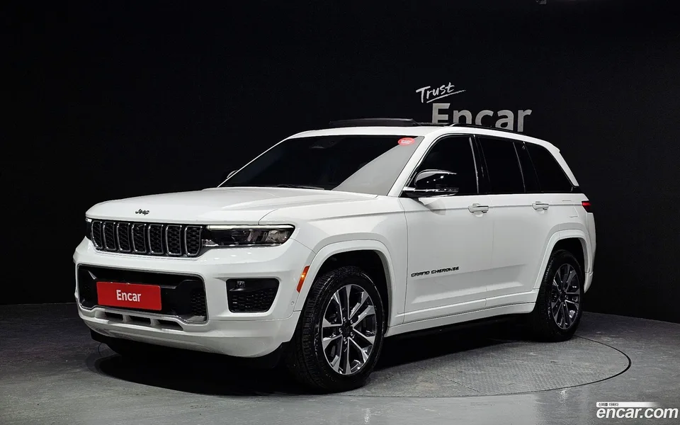 Jeep Grand Cherokee 3.6 2023 — фото 1, купить с доставкой в Москву