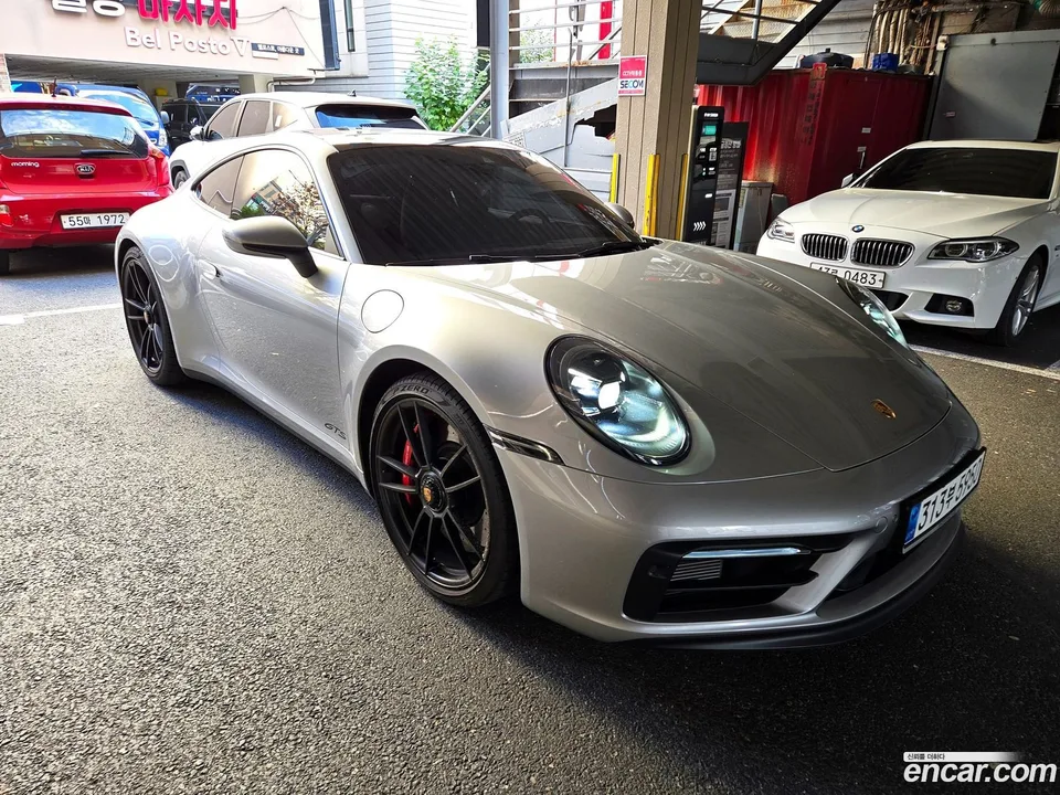Porsche 911 (992) GTS 2023 — миниатюра 2