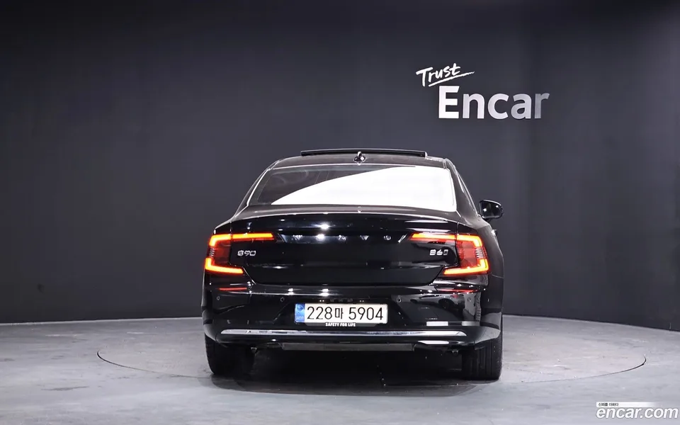 Volvo S90 B6 AWD 2023 — миниатюра 4