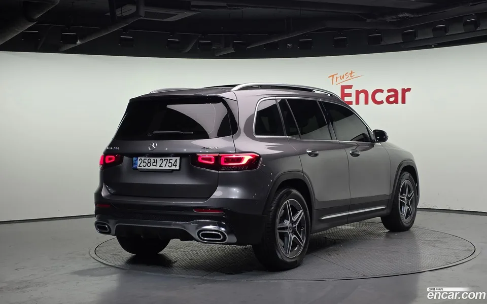 Mercedes-Benz GLB-Class GLB250 4MATIC 2023 — миниатюра 2