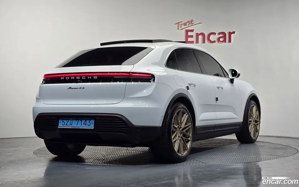 Porsche Macan Electric 4S 2025 — миниатюра 2