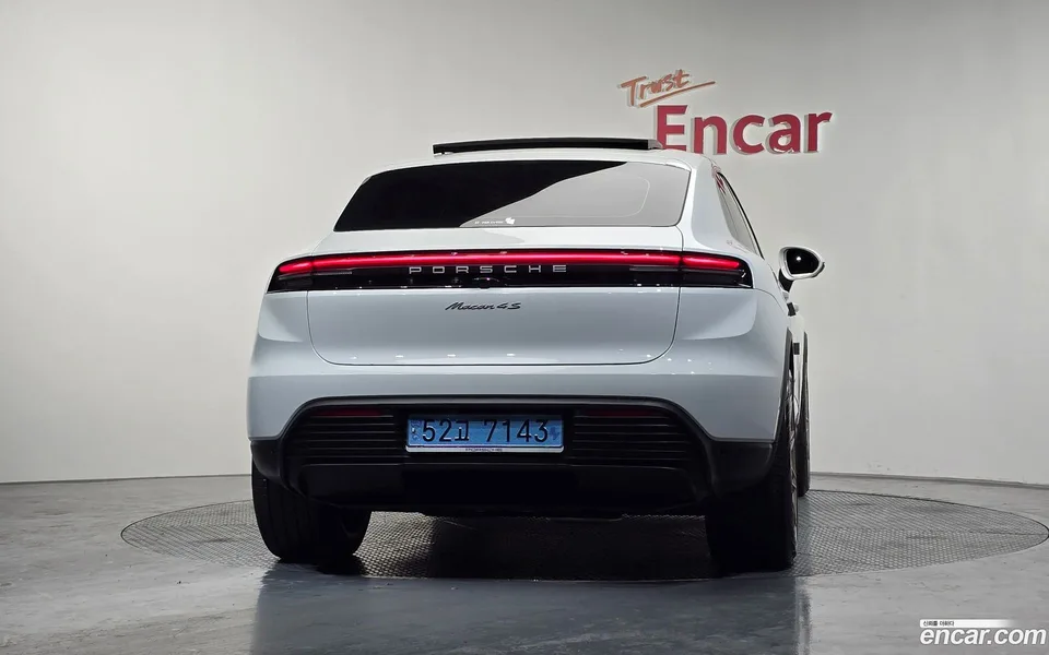 Porsche Macan Electric 4S 2025 — миниатюра 4