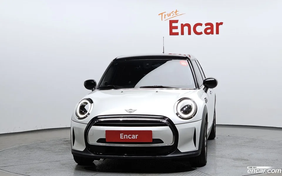 MINI Cooper 5 2023 — миниатюра 3