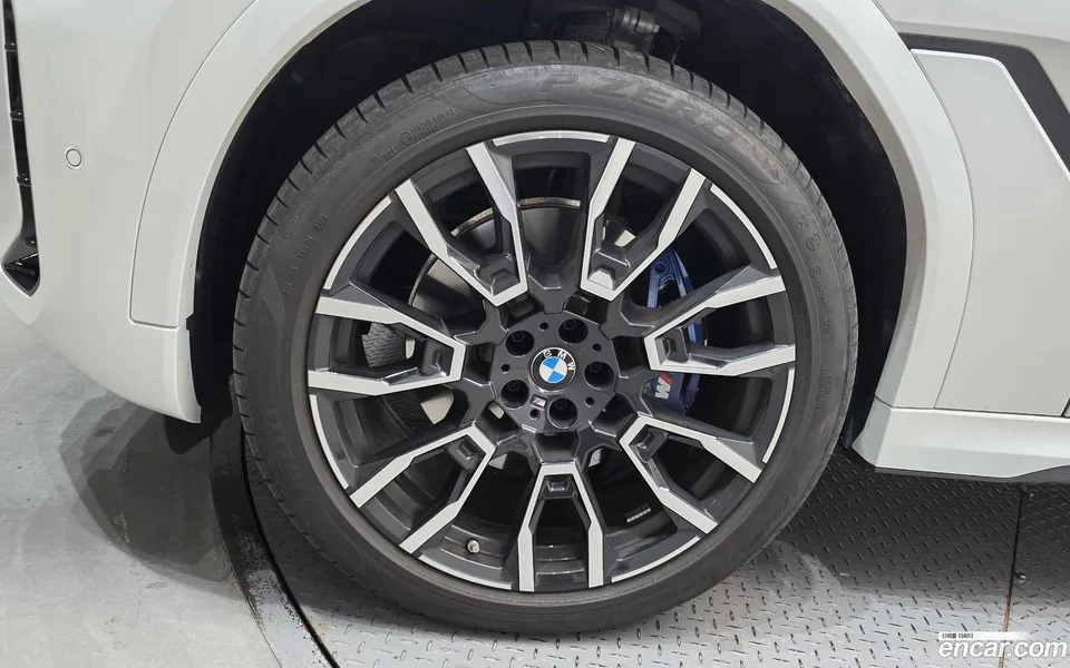 BMW X6 xDrive40i M 2025 — миниатюра 5
