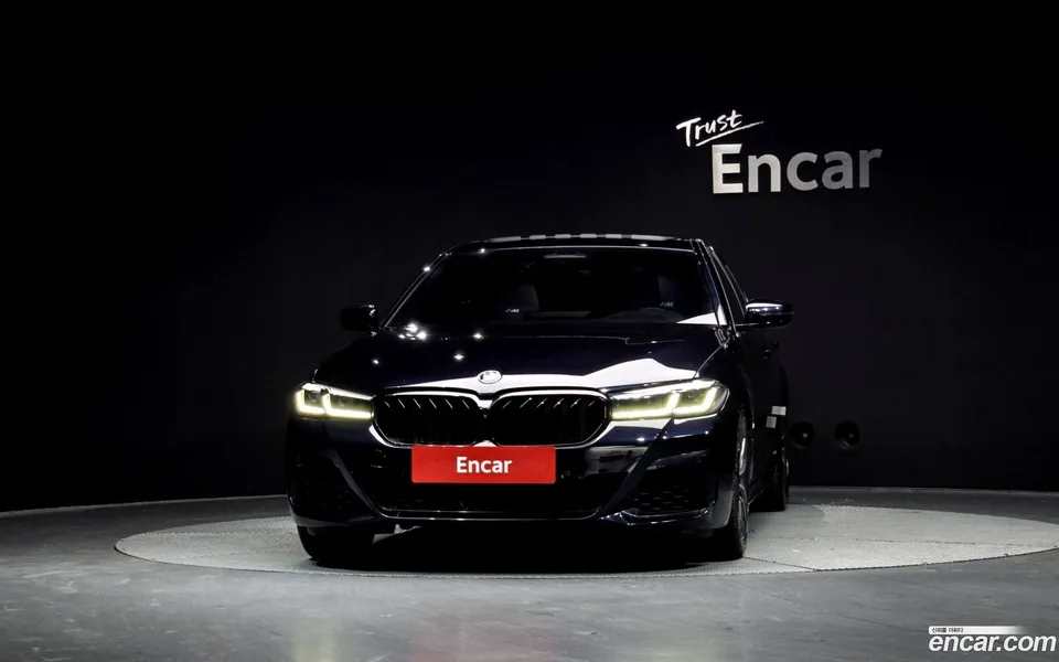 BMW 5 Series 520i M 2023 — миниатюра 3