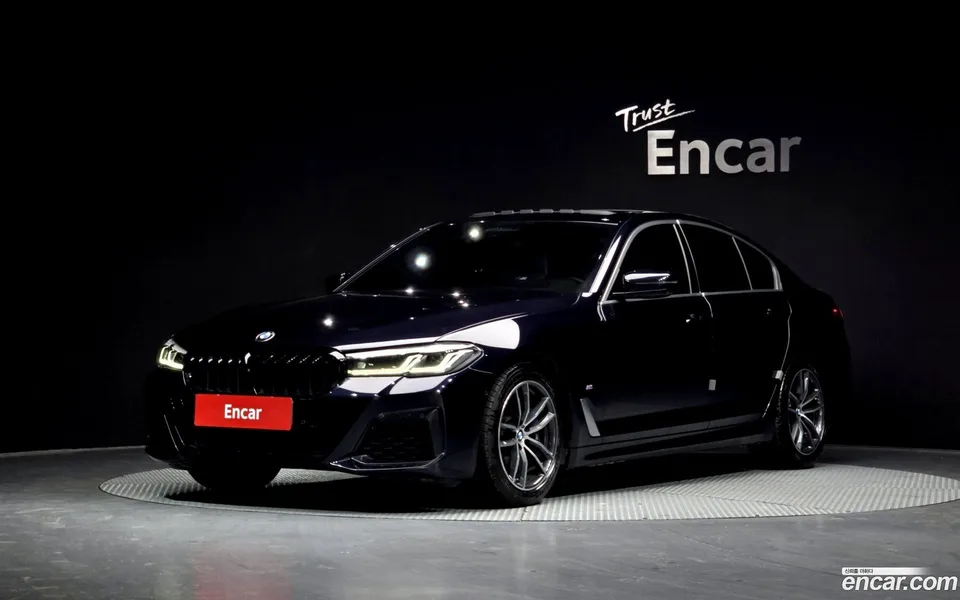 BMW 5 Series 520i M 2023 — фото 1, купить с доставкой в Москву