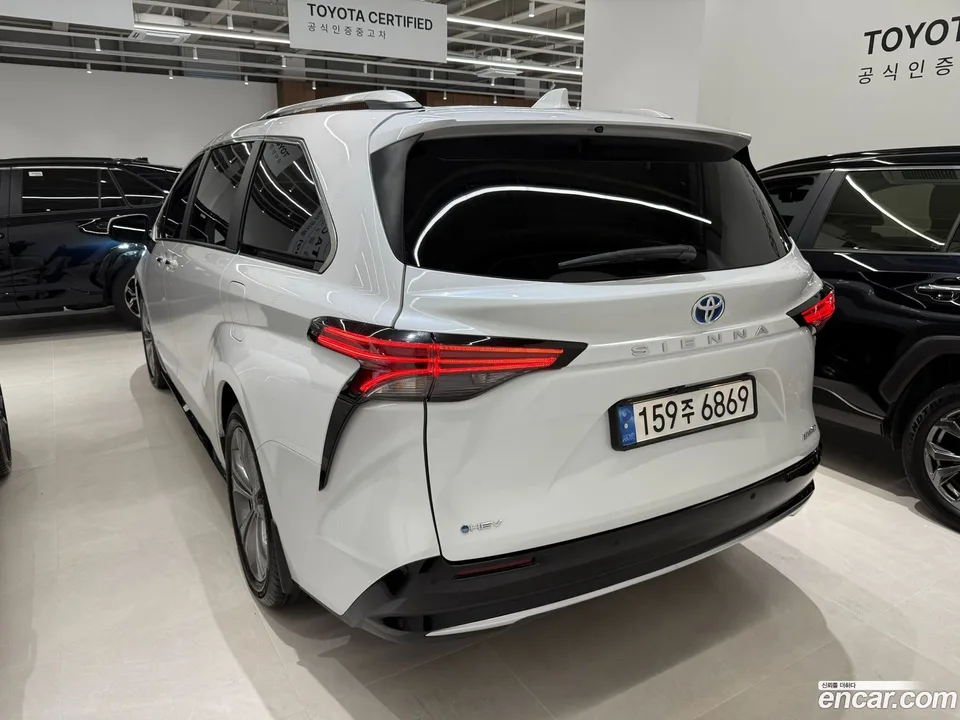 Toyota Sienna 2.5 2WD 2025 — миниатюра 2