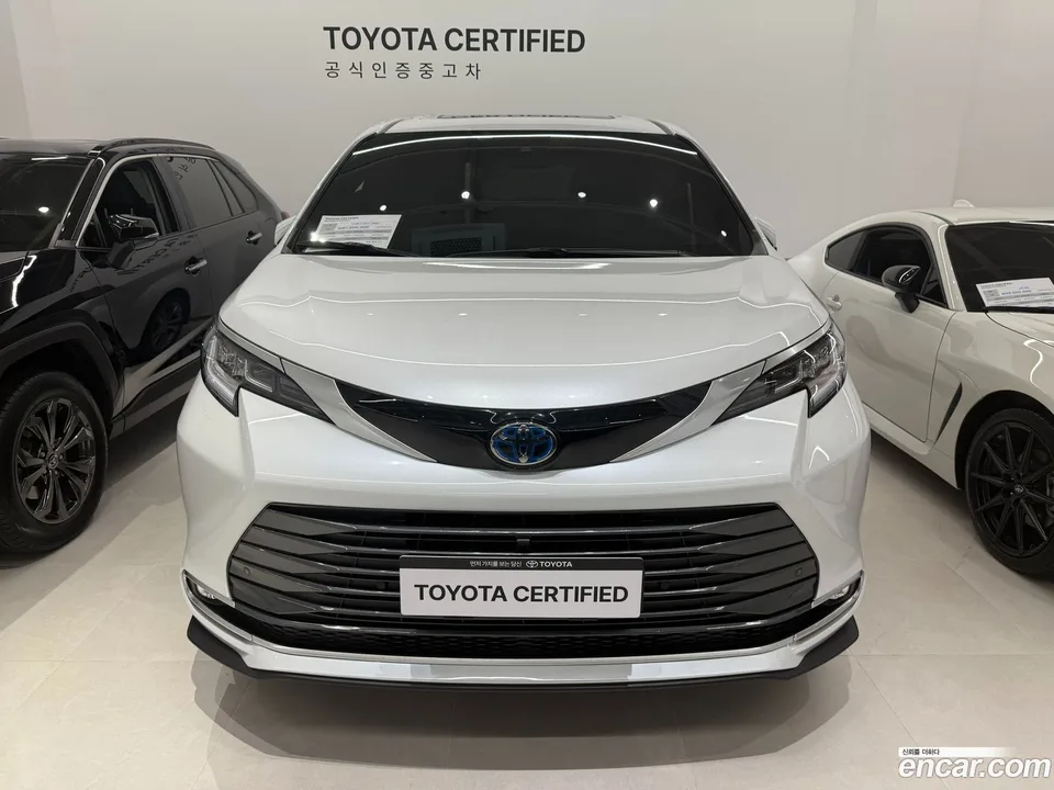 Toyota Sienna 2.5 2WD 2025 — миниатюра 3