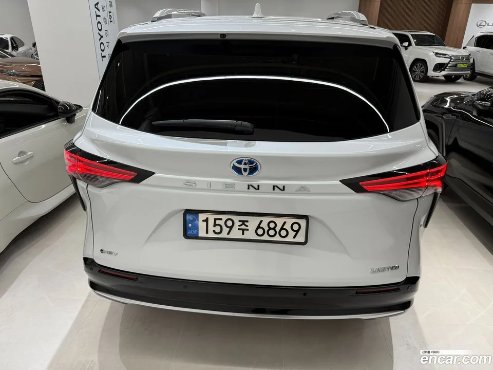 Toyota Sienna 2.5 2WD 2025 — миниатюра 4