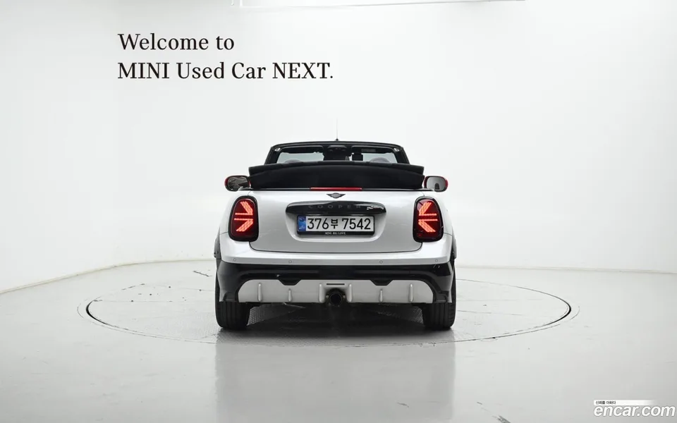 MINI Cooper S Convertible JCW 2025 — миниатюра 4