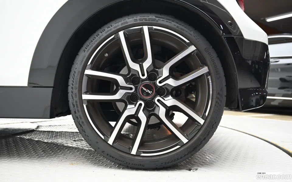 MINI Cooper S Convertible JCW 2025 — миниатюра 5