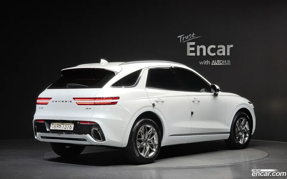 Genesis GV70 2.5T AWD 2023 — миниатюра 2
