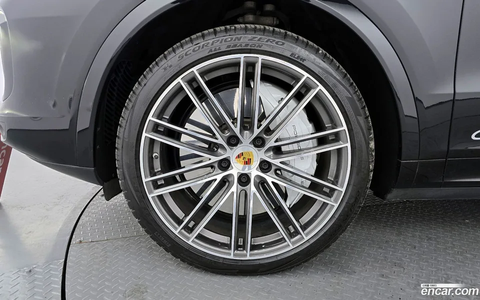 Porsche Cayenne 4.0 2023 — миниатюра 5