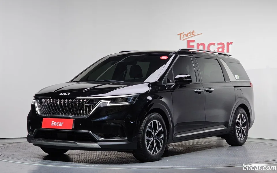 Kia Carnival 9 2023 — фото 1, купить с доставкой в Москву